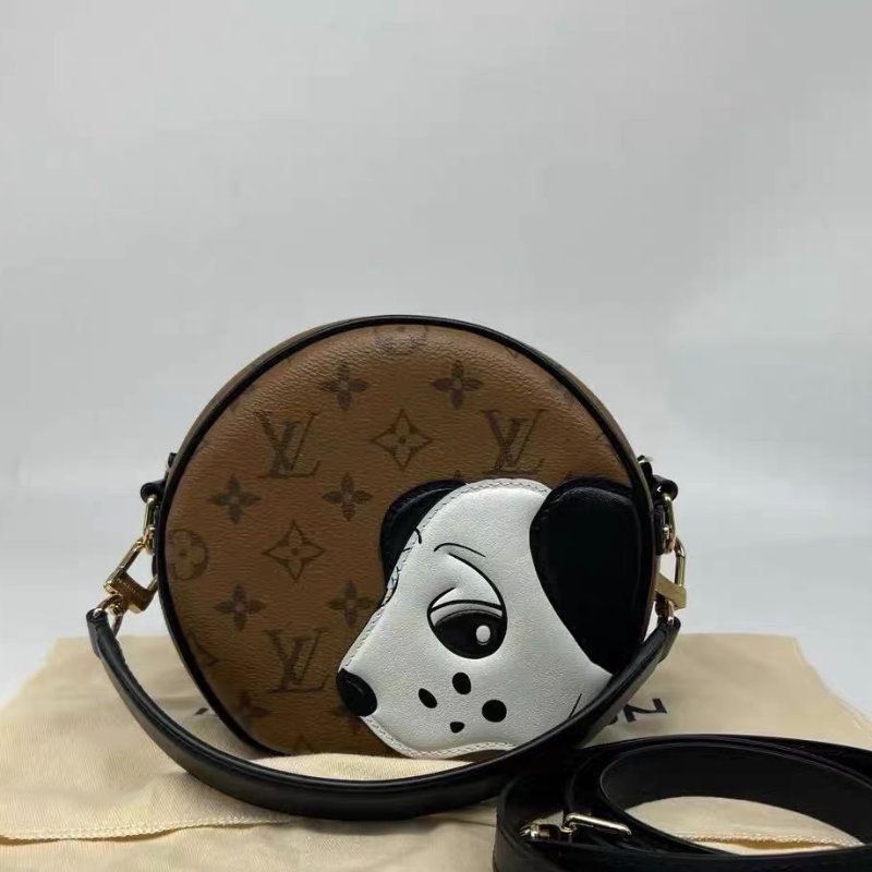 lv 圓餅 狗狗 肩背斜背包 芯片款 牛皮 17 x 18 x 7  99新配件塵袋-1