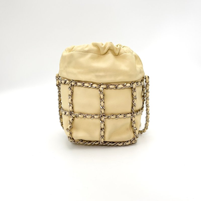 CHANEL 黃色抽繩水桶肩背斜背包12*17*11 98新配件塵袋-5