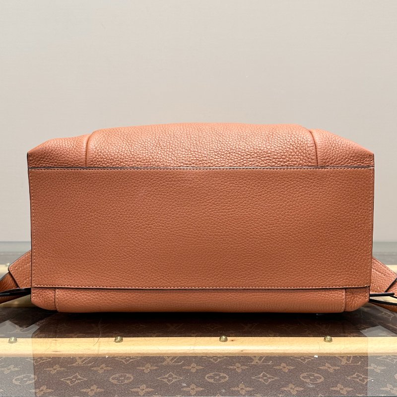 ️LOEWE 老款Military棕色 粒面牛皮後背包34*39*15 98新配件塵袋-4