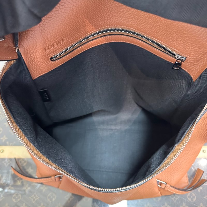 ️LOEWE 老款Military棕色 粒面牛皮後背包34*39*15 98新配件塵袋-6