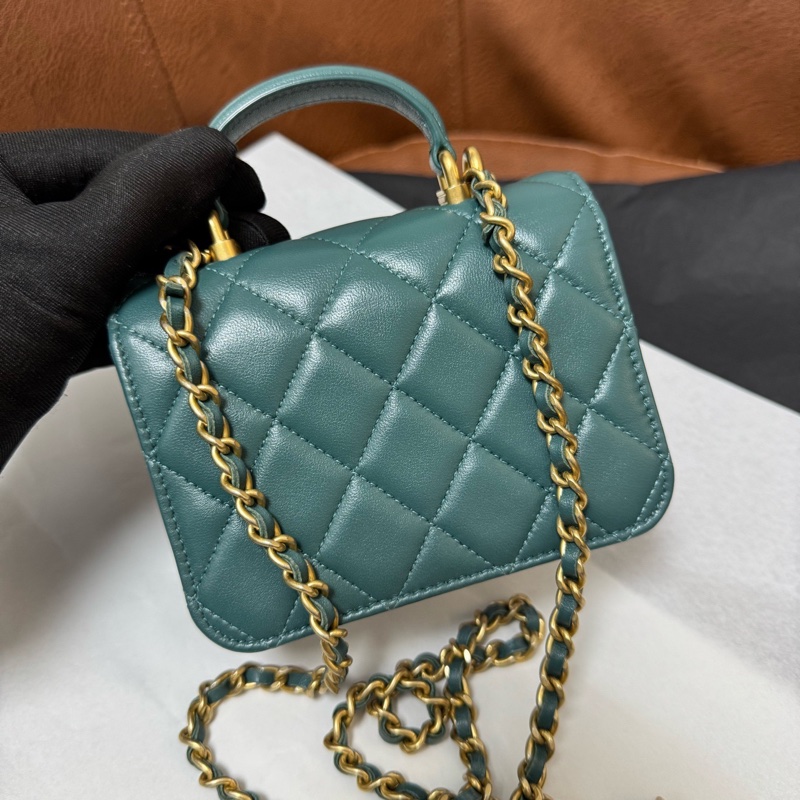 CHANEL 21k綠色手柄公文包mini 31開有卡 復古綠搭配復古五金 超洋氣 成色很好-1