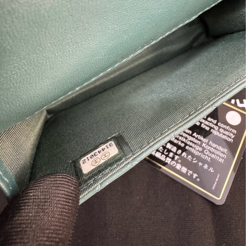 CHANEL 21k綠色手柄公文包mini 31開有卡 復古綠搭配復古五金 超洋氣 成色很好-7