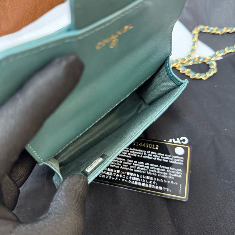 CHANEL 21k綠色手柄公文包mini 31開有卡 復古綠搭配復古五金 超洋氣 成色很好-8