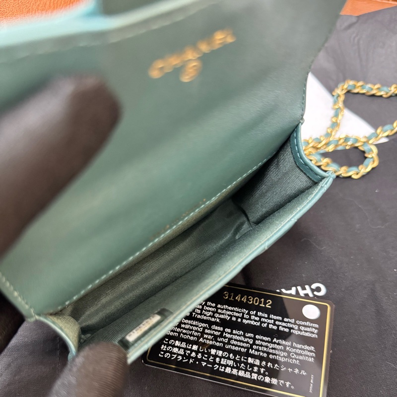 CHANEL 21k綠色手柄公文包mini 31開有卡 復古綠搭配復古五金 超洋氣 成色很好-9