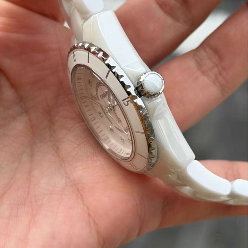 Chanel J12白鑽錶 24年9新配件齊全-4