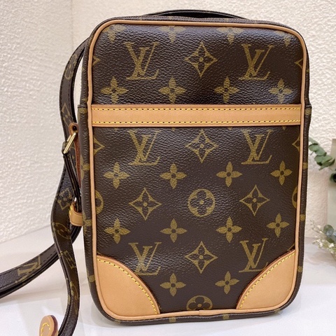 98新Lv路易威登老花單層相機包 絕版好成色 經典款尺寸15*21*5 中性款男女可背 這只稀有好成色  買到賺到了