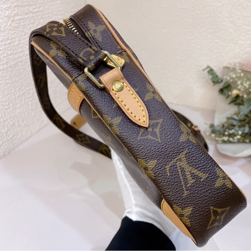 98新Lv路易威登老花單層相機包 絕版好成色 經典款尺寸15*21*5 中性款男女可背 這只稀有好成色  買到賺到了-2