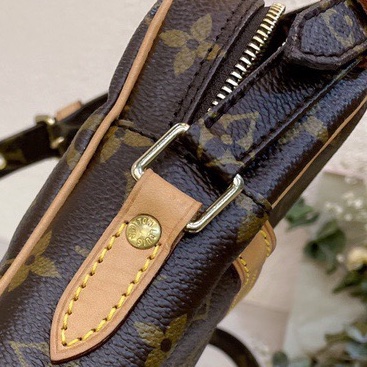 98新Lv路易威登老花單層相機包 絕版好成色 經典款尺寸15*21*5 中性款男女可背 這只稀有好成色  買到賺到了-5