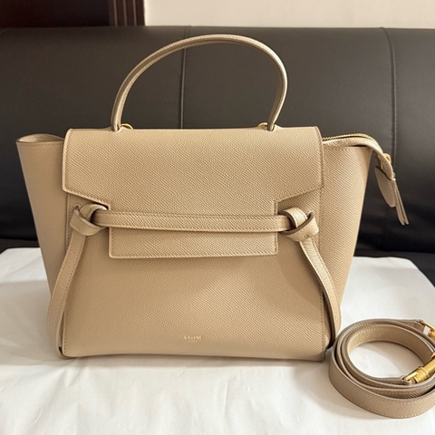 CELINE賽琳思琳  奶茶色牛皮鯰魚包micro手提單肩斜挎包 尺寸：24×20×13cm。