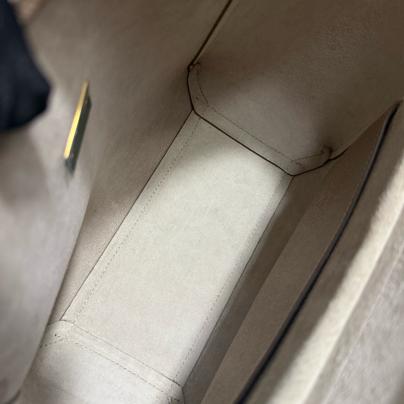 CELINE賽琳思琳 奶茶色牛皮鯰魚包micro手提單肩斜挎包 尺寸:24×20×13cm。-6