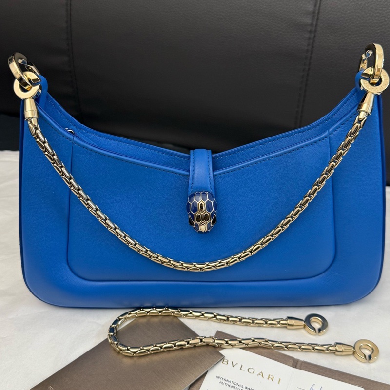 99新Bvlgari寶格麗Serpenti Baia系列單肩斜挎包新款hobo腋下包,經典蛇形設計 藍色小牛皮 23年尺寸:27.5 x 18 x 4.5cm, 附件:保卡 肩帶。-0