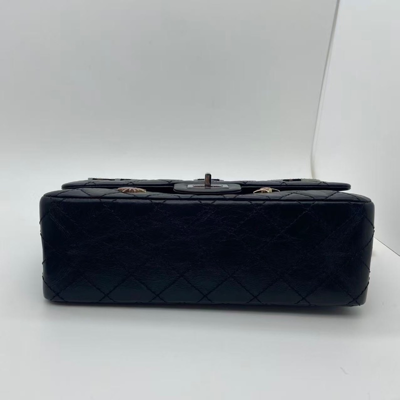 Chanel香奈兒2.55中號彗星徽章圖案黑色牛皮復古金扣鏈條包,鐳射24開-4