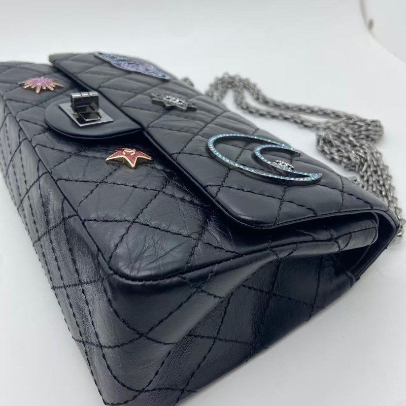 Chanel香奈兒2.55中號彗星徽章圖案黑色牛皮復古金扣鏈條包,鐳射24開-11