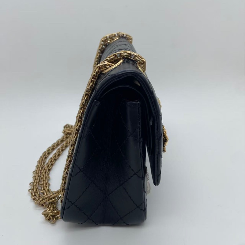 Chanel香奈兒2.55小號徽章黑色牛皮復古金扣鏈條包,鐳射26開-3