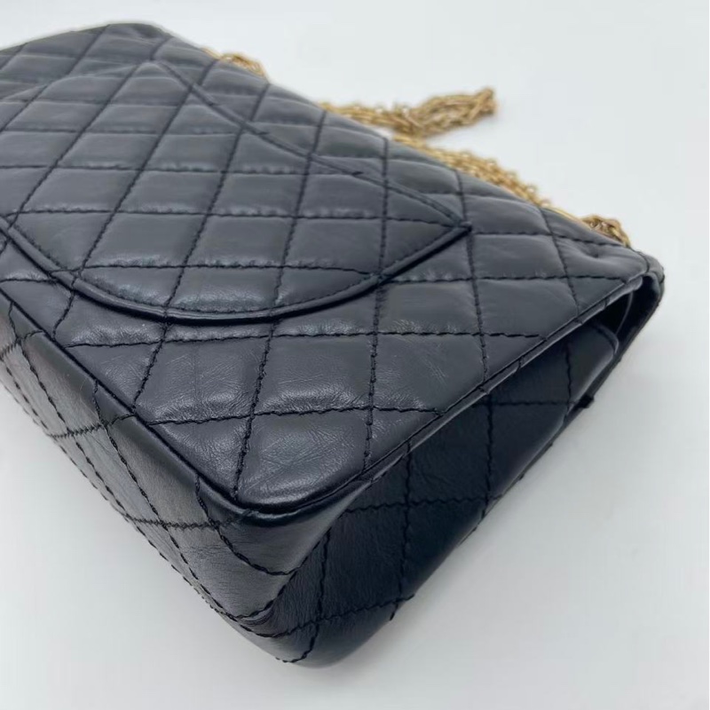 Chanel香奈兒2.55小號徽章黑色牛皮復古金扣鏈條包,鐳射26開-10