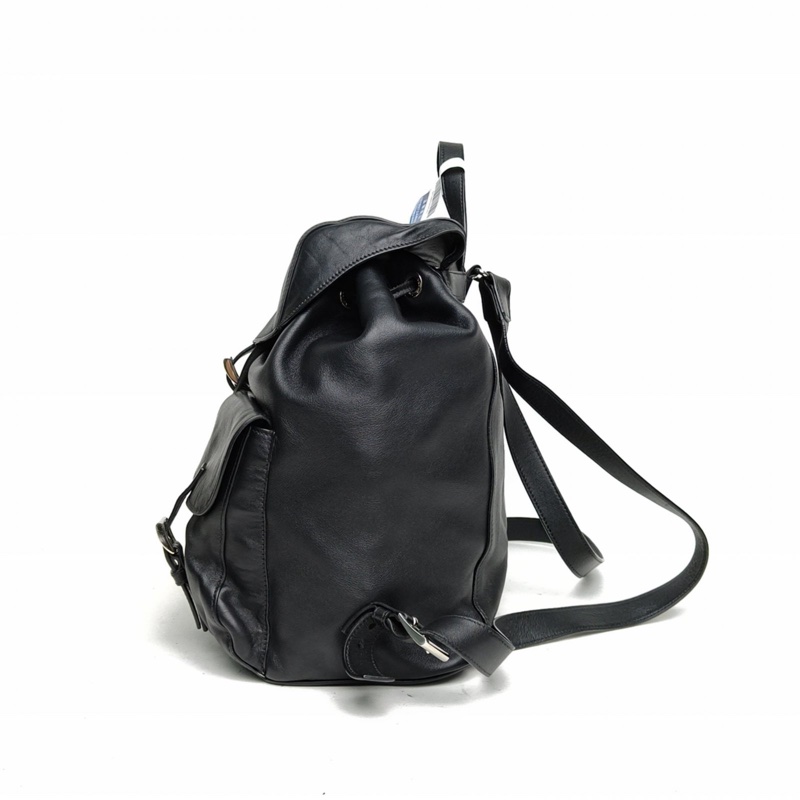 PRADA 黑色羊皮雙肩包雙口袋-1