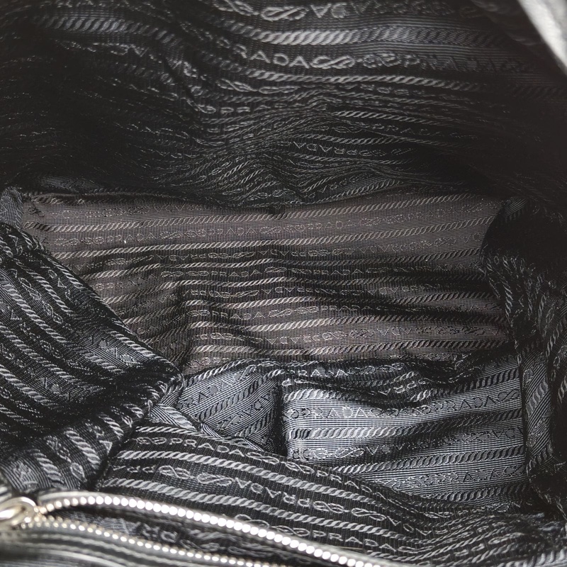 PRADA 黑色羊皮雙肩包雙口袋-5