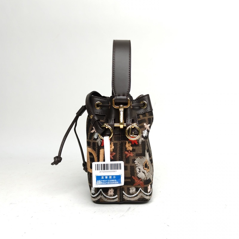 FENDI MONTRESOR迷你水桶包老花帆布金扣-1