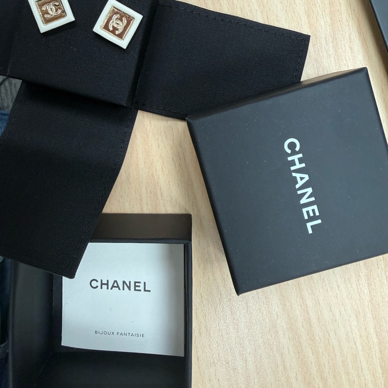 Chanel 方型經典耳環 全新閒置-1
