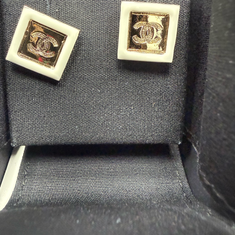 Chanel 方型經典耳環 全新閒置-3