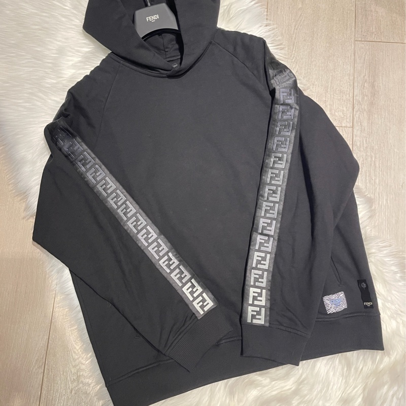 Fendi 黑色加絨FF Logo衛衣-1