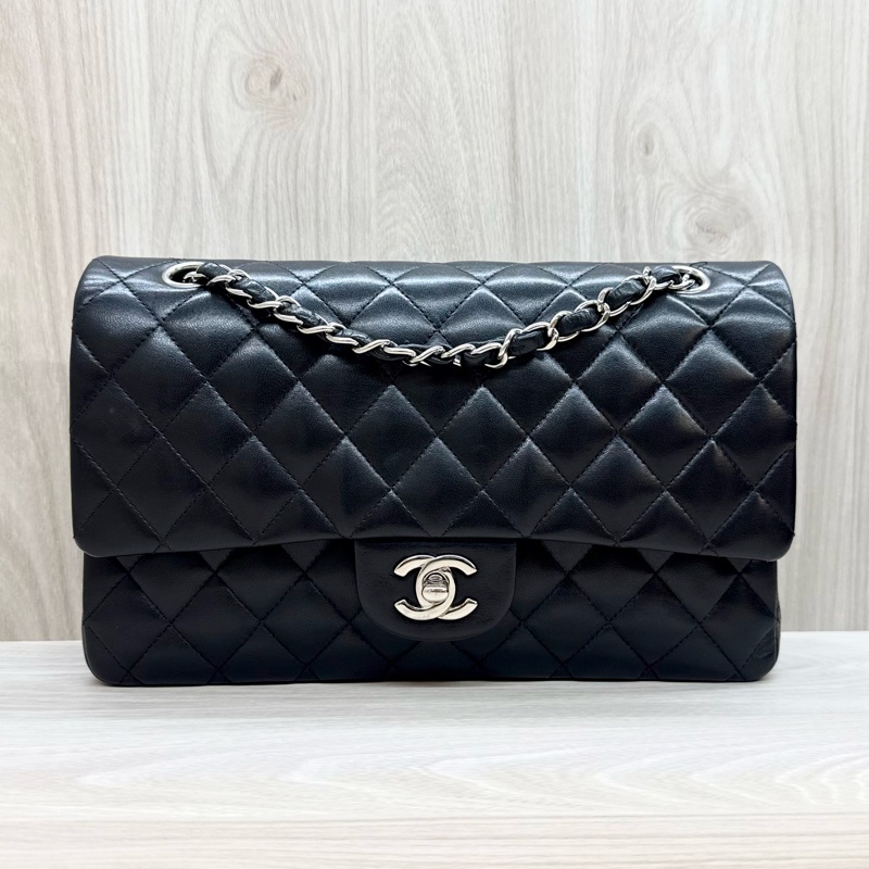 CHANEL黑銀羊皮CF25口蓋包A01112-1