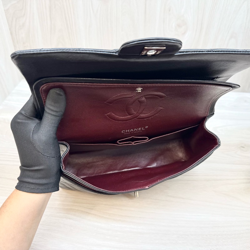 CHANEL黑銀羊皮CF25口蓋包A01112-6