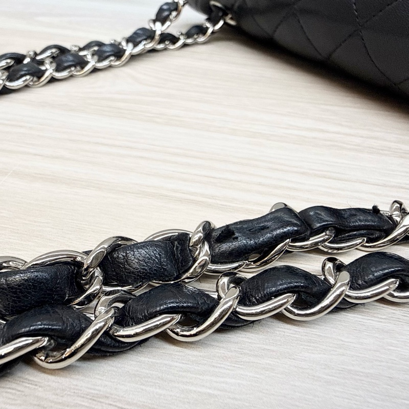 CHANEL黑銀羊皮CF25口蓋包A01112-8