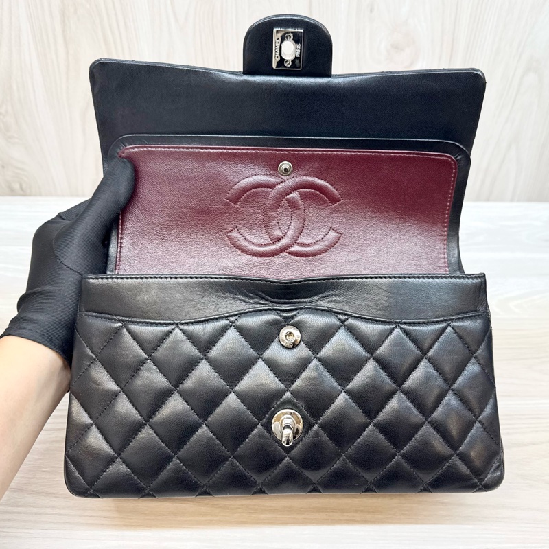 CHANEL黑銀羊皮CF25口蓋包A01112-11