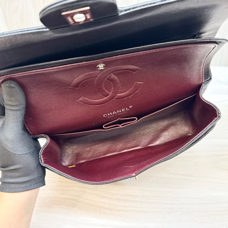 CHANEL黑銀羊皮CF25口蓋包A01112-12