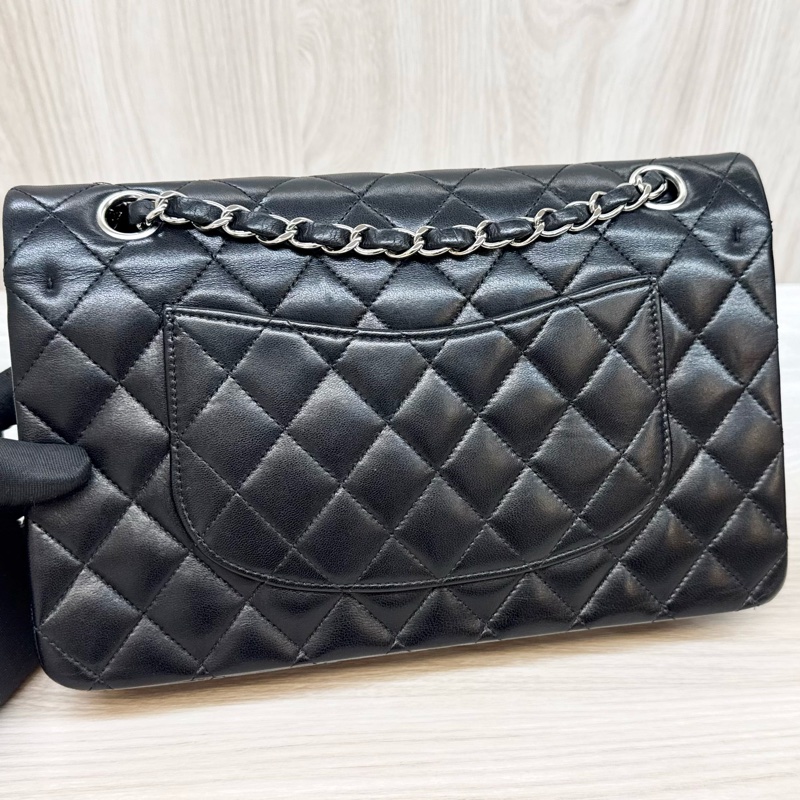 CHANEL黑銀羊皮CF25口蓋包A01112-15