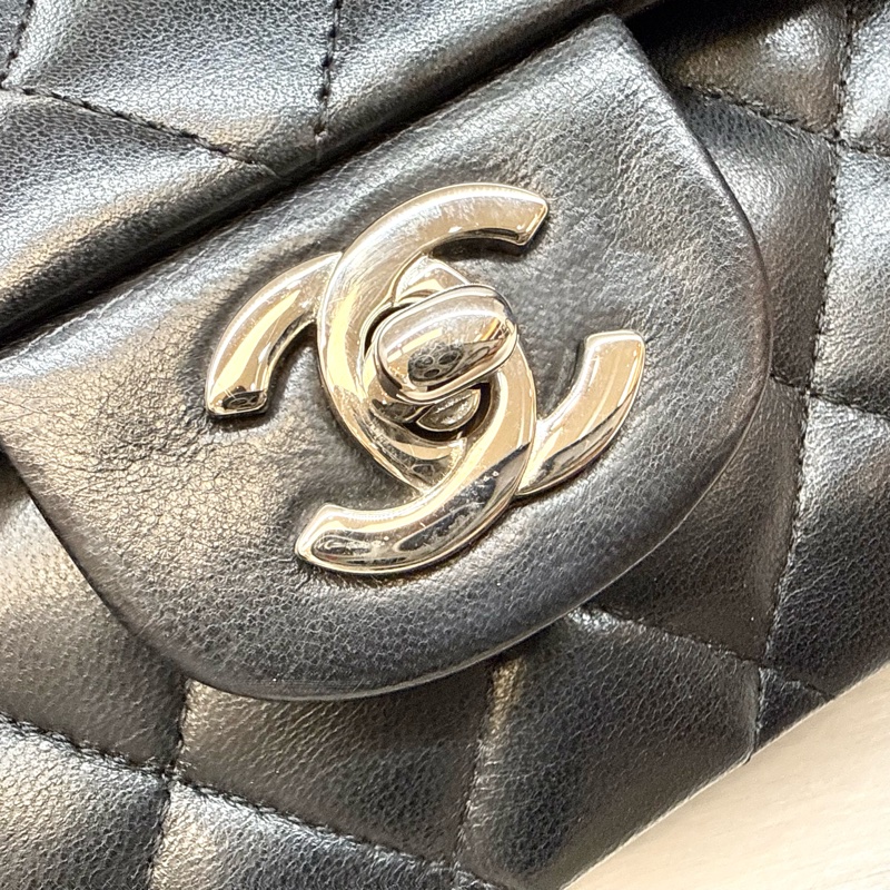 CHANEL黑銀羊皮CF25口蓋包A01112-16