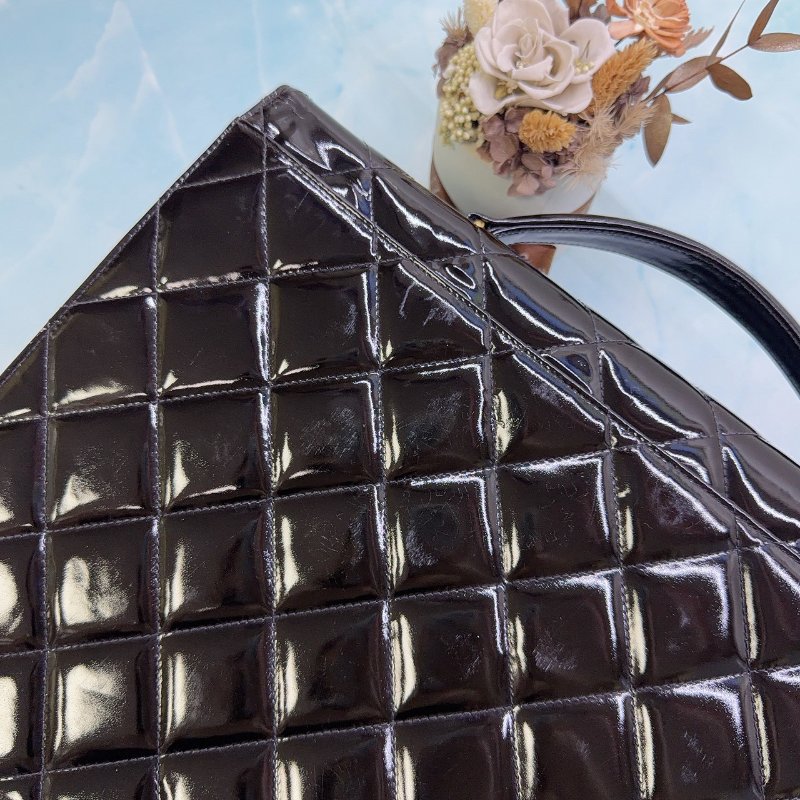 CHANEL Vintage菱格紋漆皮雙C轉扣公事包-5