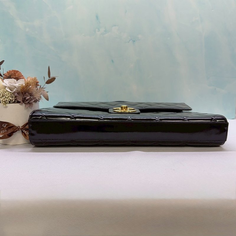 CHANEL Vintage菱格紋漆皮雙C轉扣公事包-7