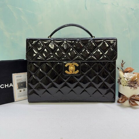 CHANEL Vintage菱格紋漆皮雙C轉扣公事包