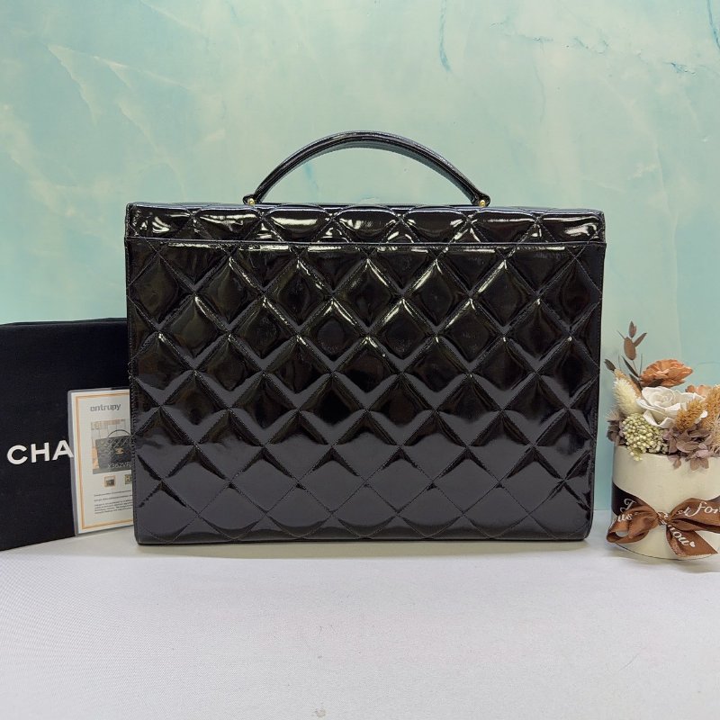 CHANEL Vintage菱格紋漆皮雙C轉扣公事包-1