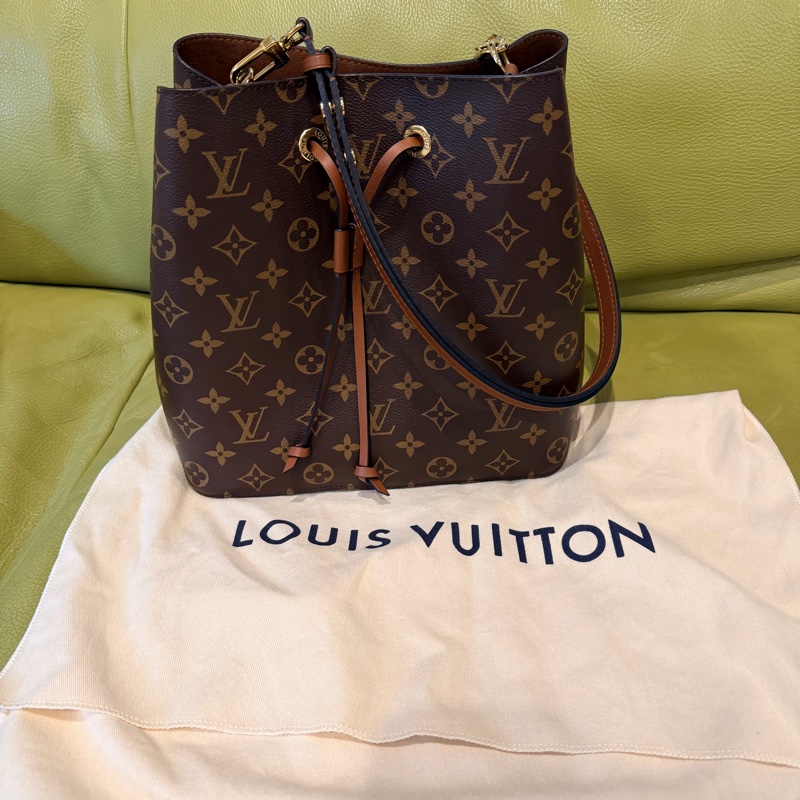 LV 焦糖水桶包-1