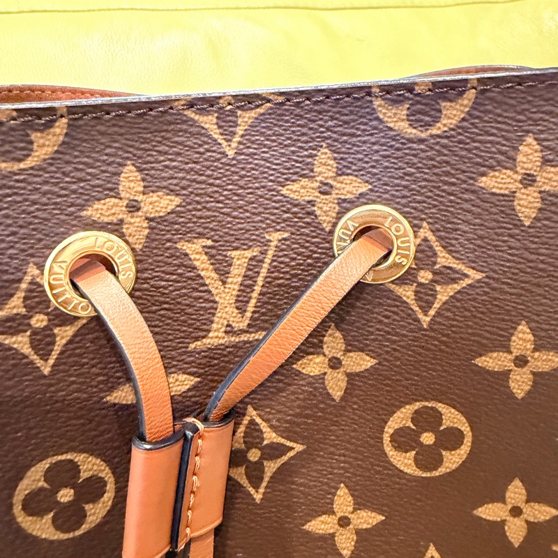 LV 焦糖水桶包-3