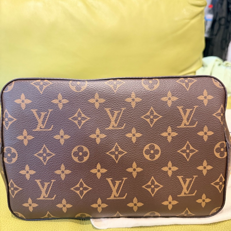 LV 焦糖水桶包-6