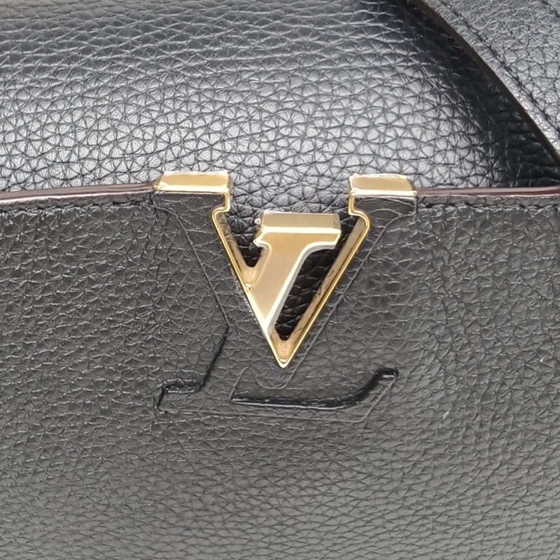 LOUIS VUITTON Capucines小號黑色牛皮金扣晶片-4