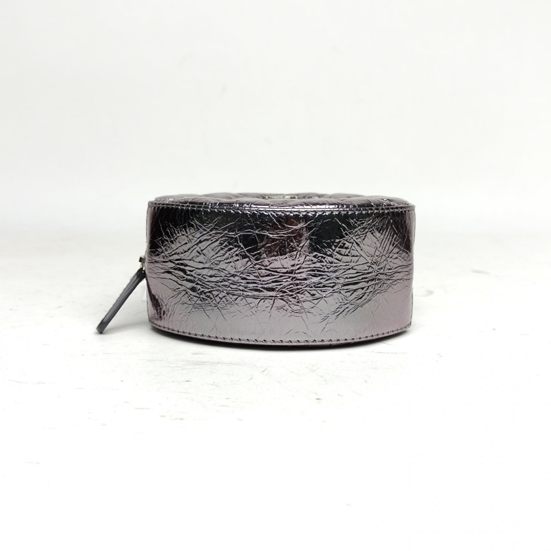 CHANEL 季節款金屬圓環圓餅包銀色牛皮30開銀扣-3