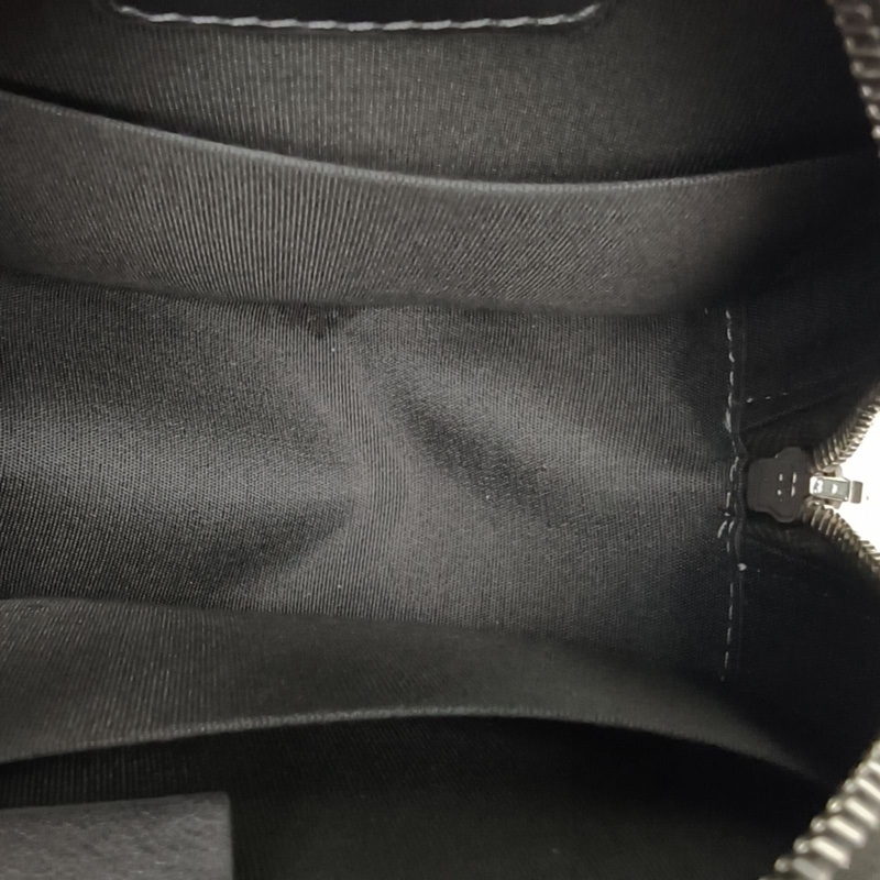 CHANEL 季節款金屬圓環圓餅包銀色牛皮30開銀扣-5