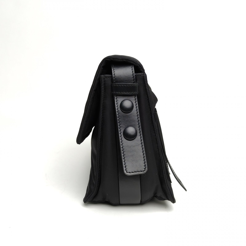 PRADA Re-NylonCINI郵差包小號黑色尼龍-1
