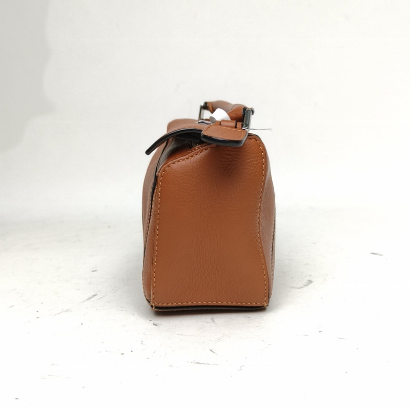 LOEWE Puzzle18幾何包迷你MINI焦糖色牛皮-1