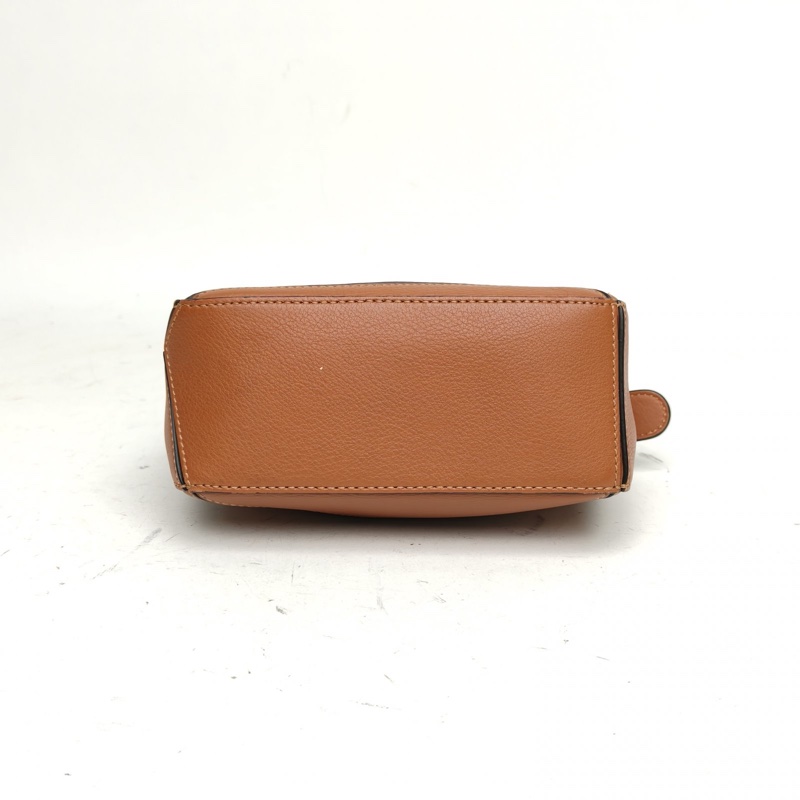 LOEWE Puzzle18幾何包迷你MINI焦糖色牛皮-3