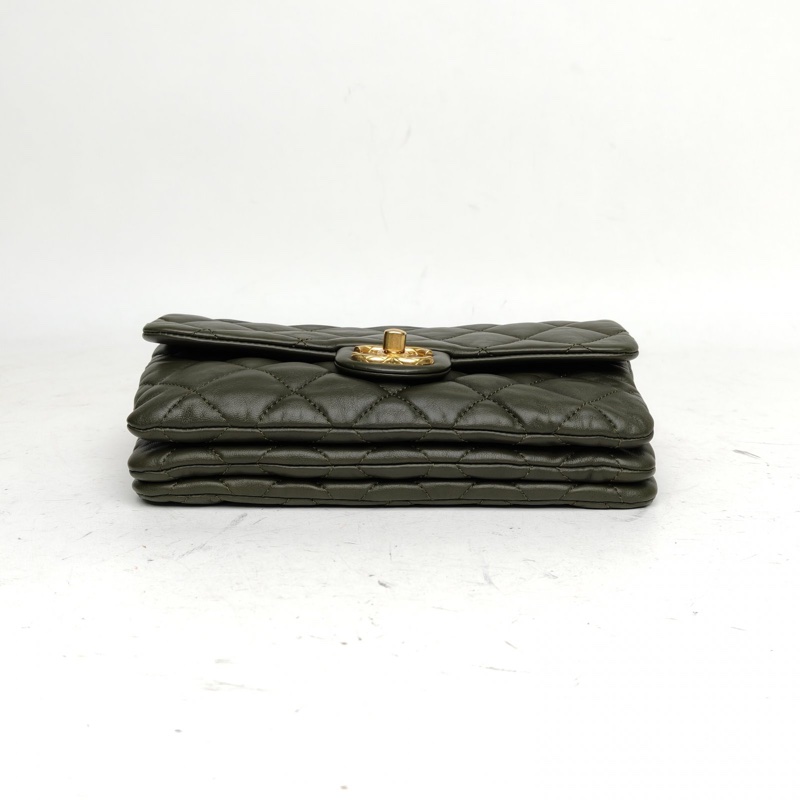 CHANEL 22K口蓋風琴包綠色羊皮晶片金扣金柱調節扣鏈條-3