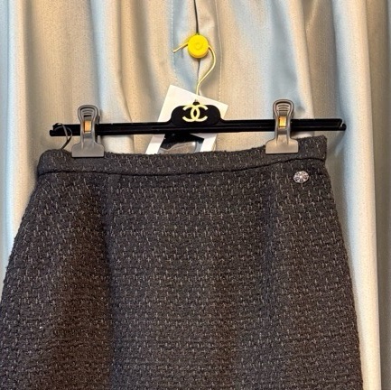 Chanel classic tweed skirt-4