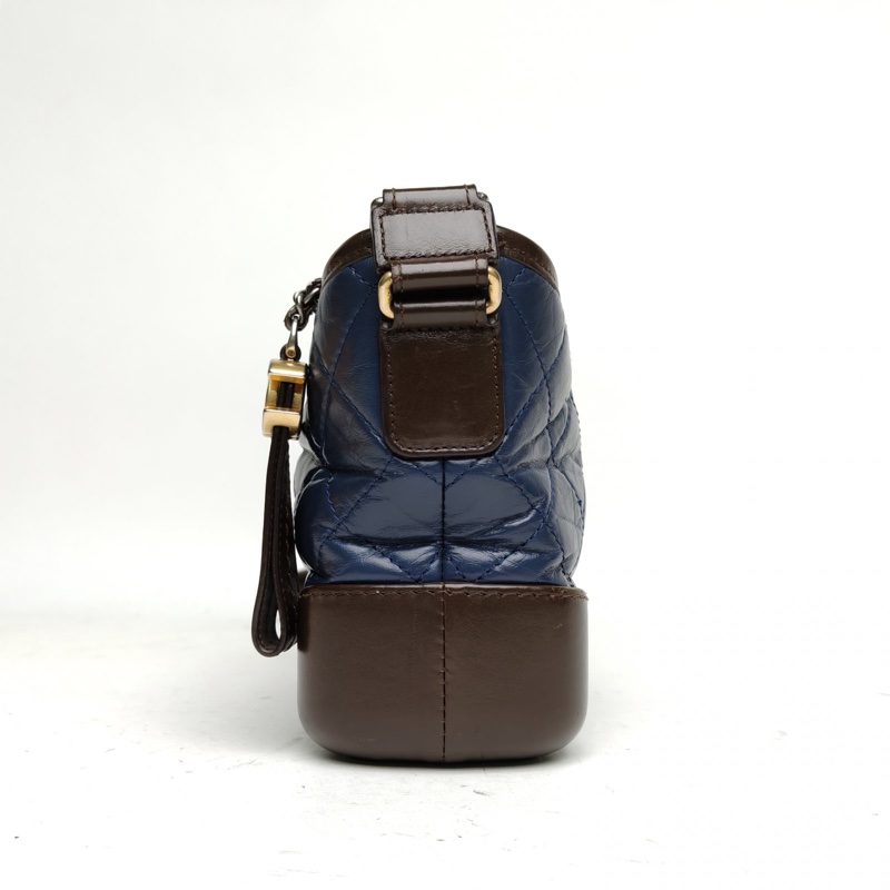 CHANEL GABRIELLE流浪小號藍色牛皮26開金銀扣棕底-1