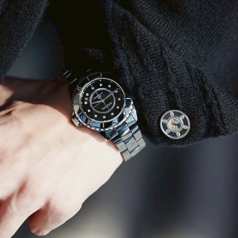 CHANEL 黑色12點鑽J12 Caliber 12.1 機芯腕錶38 毫米-1