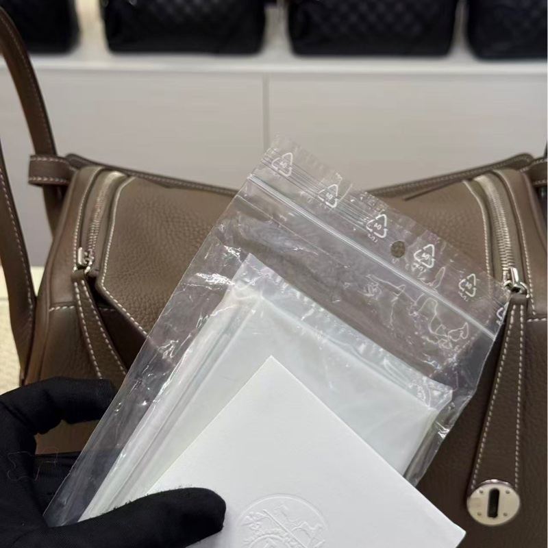 愛馬仕HERMES Lindy30 大象灰銀扣 TC皮 2017 A刻-4